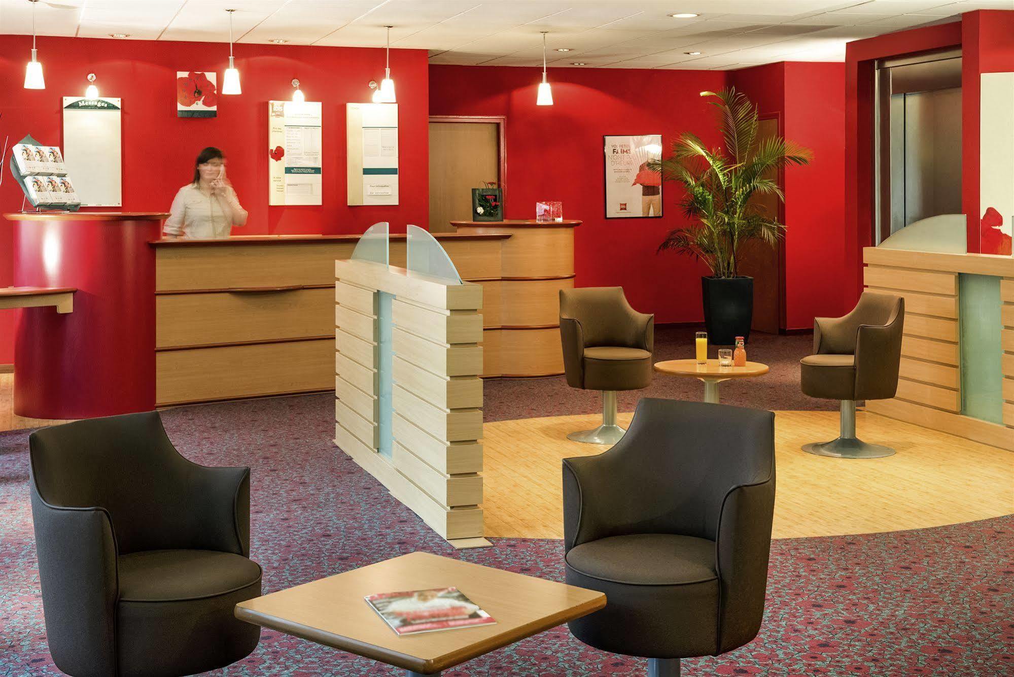 Hotel Ibis Vitre Centre Exterior foto